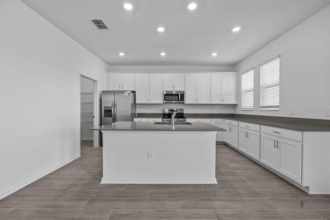 2611 Runners Cir - Photo 4 of 19