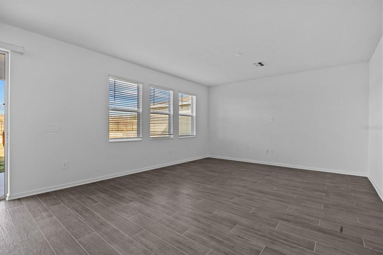 2611 Runners Cir - Photo 5 of 19