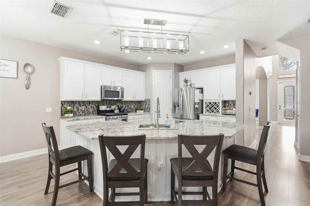 119 Elissar Dr - Photo 5 of 50