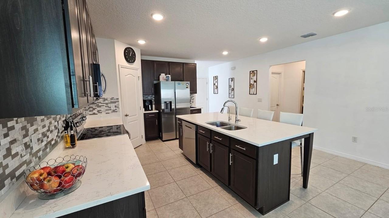 4353 Desert Rose Ave - Photo 5 of 32