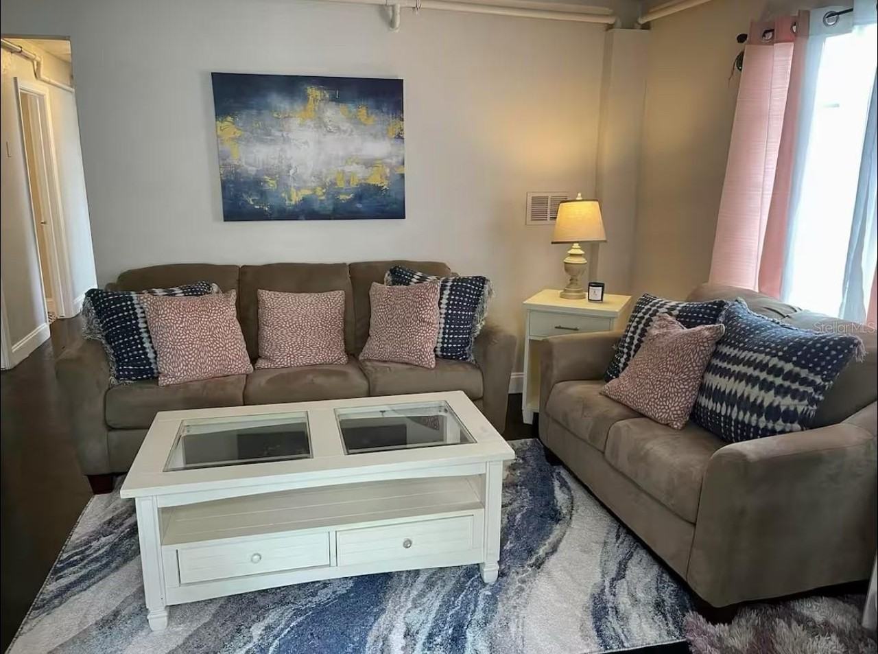 527 8th St N #5 - Photo 2 of 24