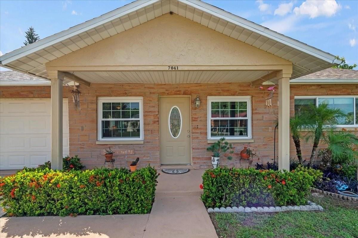 7041 Daggett Ter - Photo 4 of 29