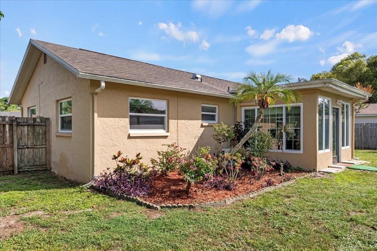 7041 Daggett Ter - Photo 6 of 29