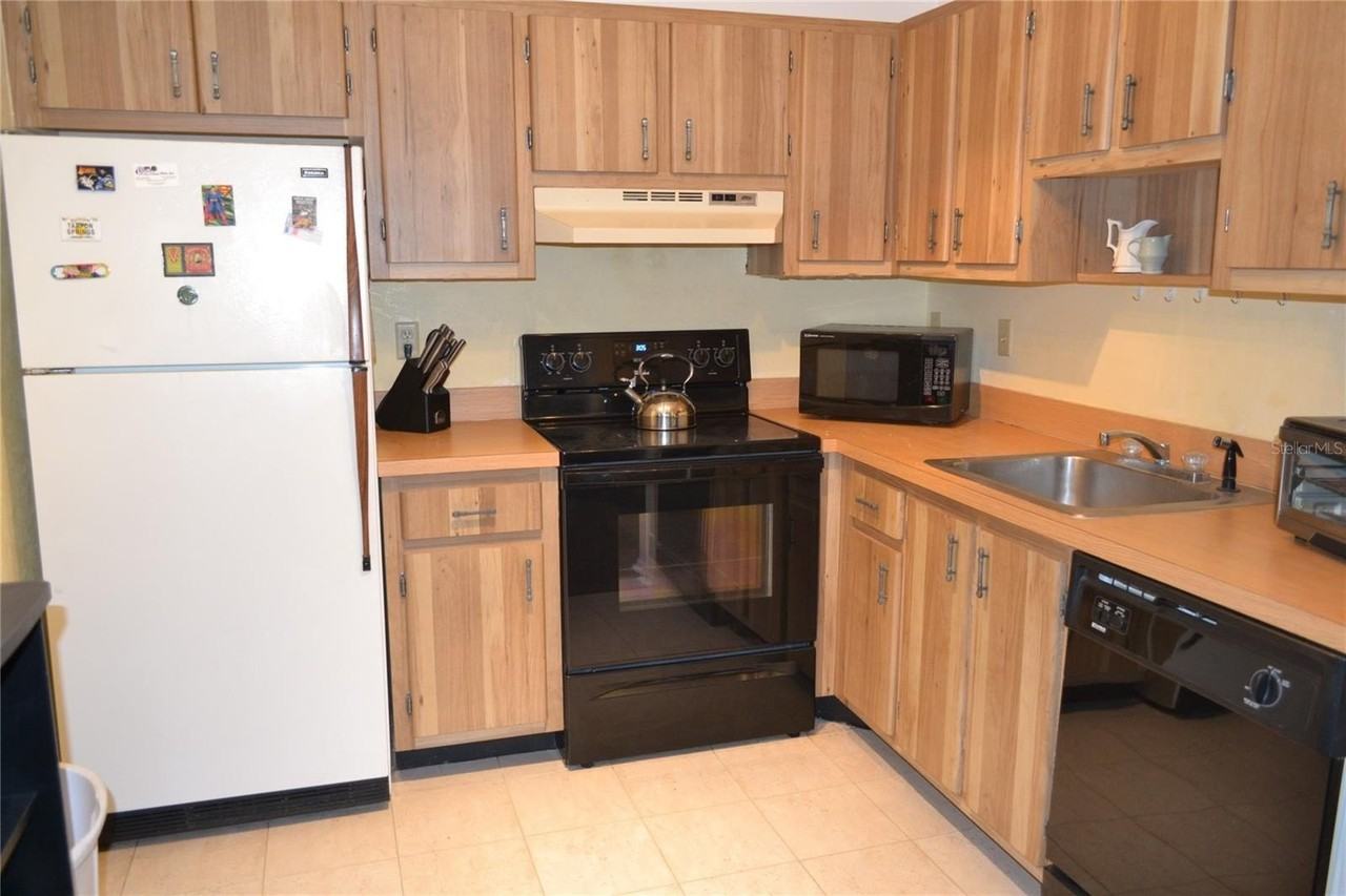 2375 Fox Chase Blvd #260 - Photo 4 of 40