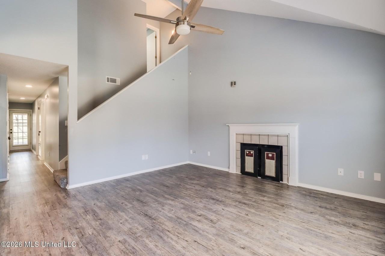 357 Bells Ferry Dr - Photo 3 of 21