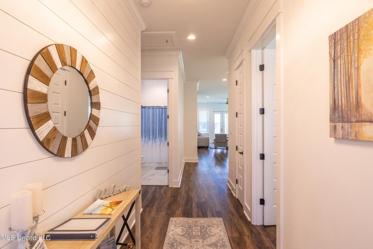 118 Eleanor Ave - Photo 4 of 31