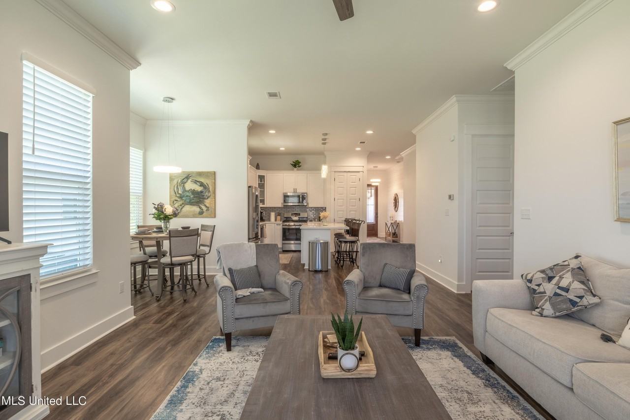 118 Eleanor Ave - Photo 5 of 31