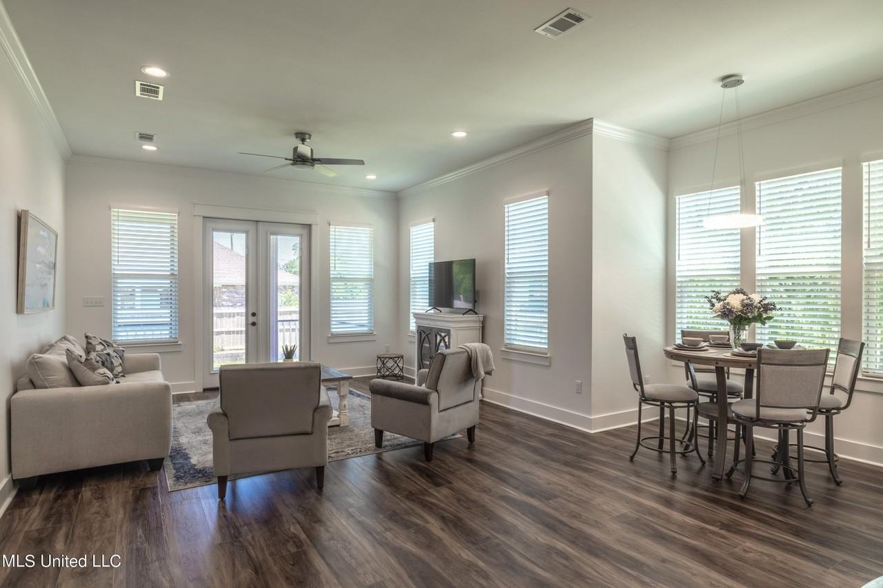 118 Eleanor Ave - Photo 6 of 31