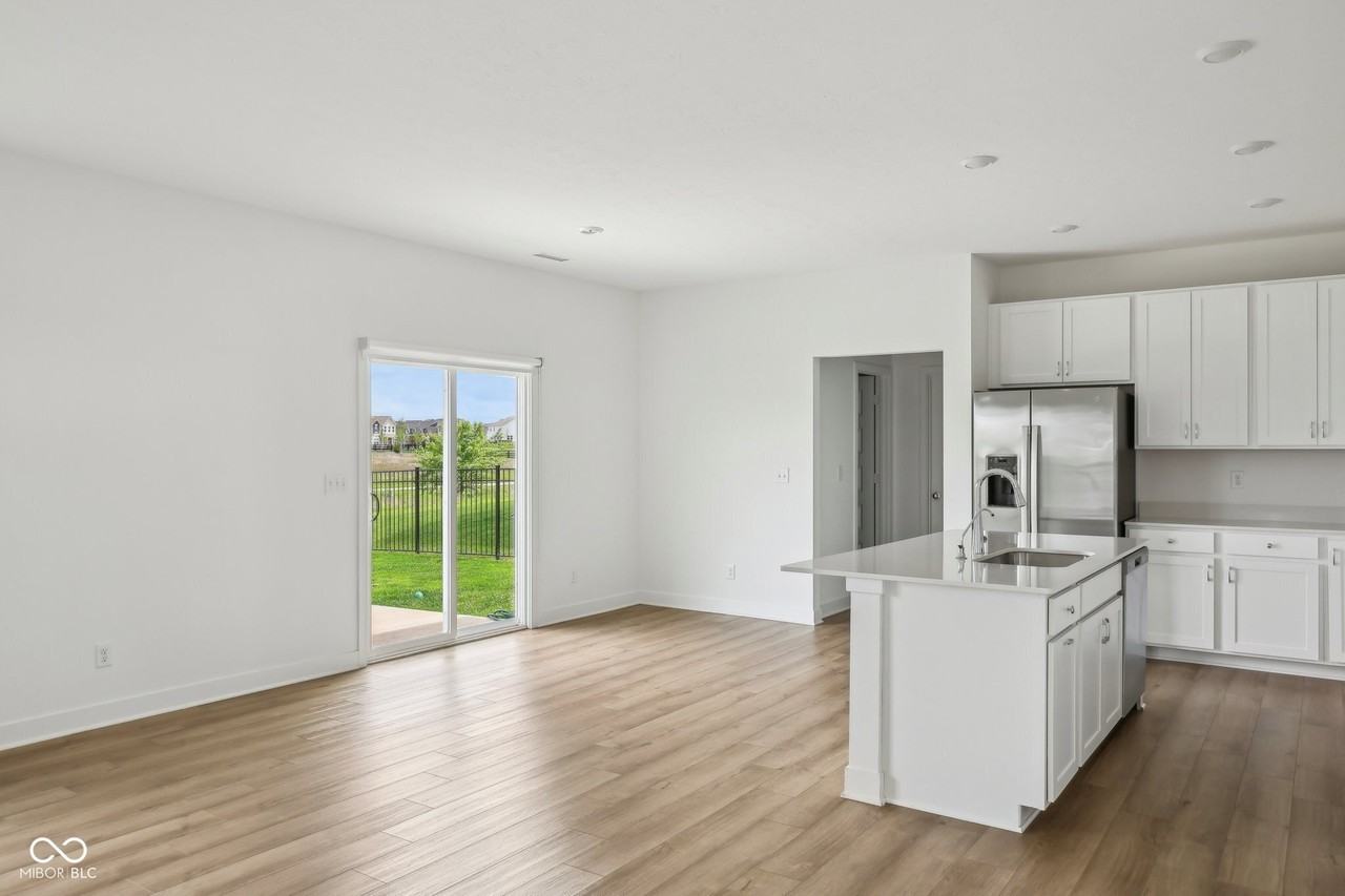 17255 Gresham Ln - Photo 7 of 50