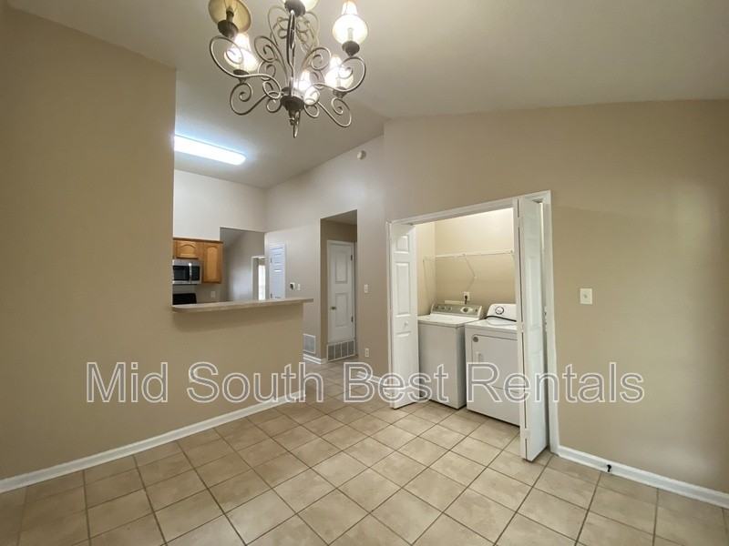 2505 Boxford Ln - Photo 3 of 14