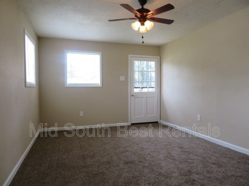 3437 Rochester Rd - Photo 2 of 7