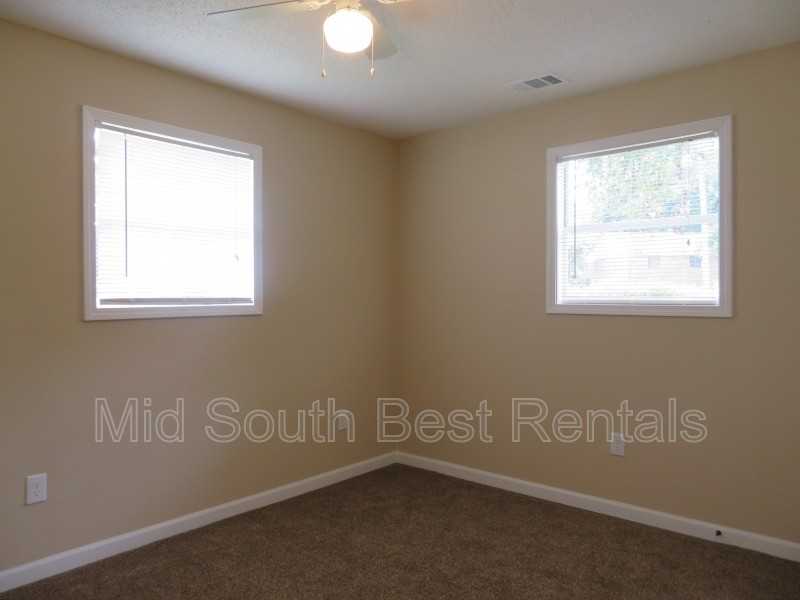 3437 Rochester Rd - Photo 5 of 7