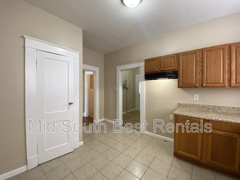 893 N Willett St - Photo 4 of 15