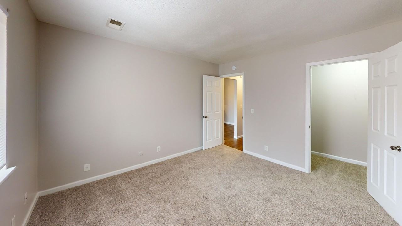 The Village on University - Photo 4 of 50