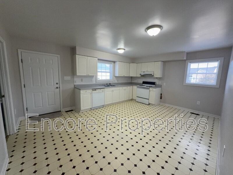 1500 Moneypenny Ct - Photo 7 of 17