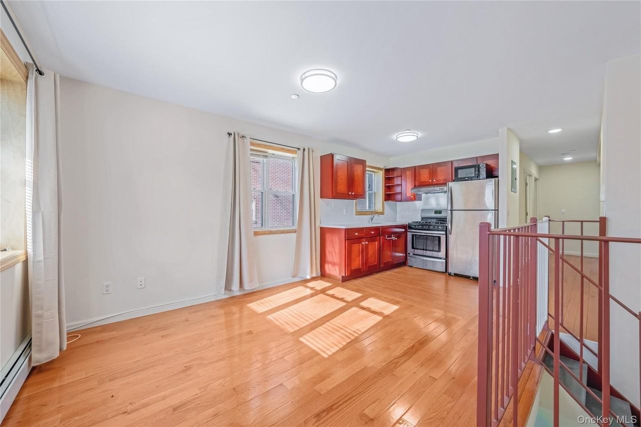 22009 64th Ave Apt 1 - Photo 4 of 24