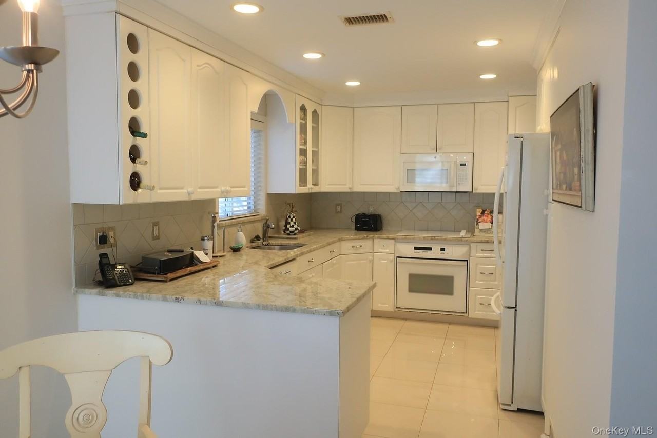 23 Northgate Cir - Photo 2 of 13