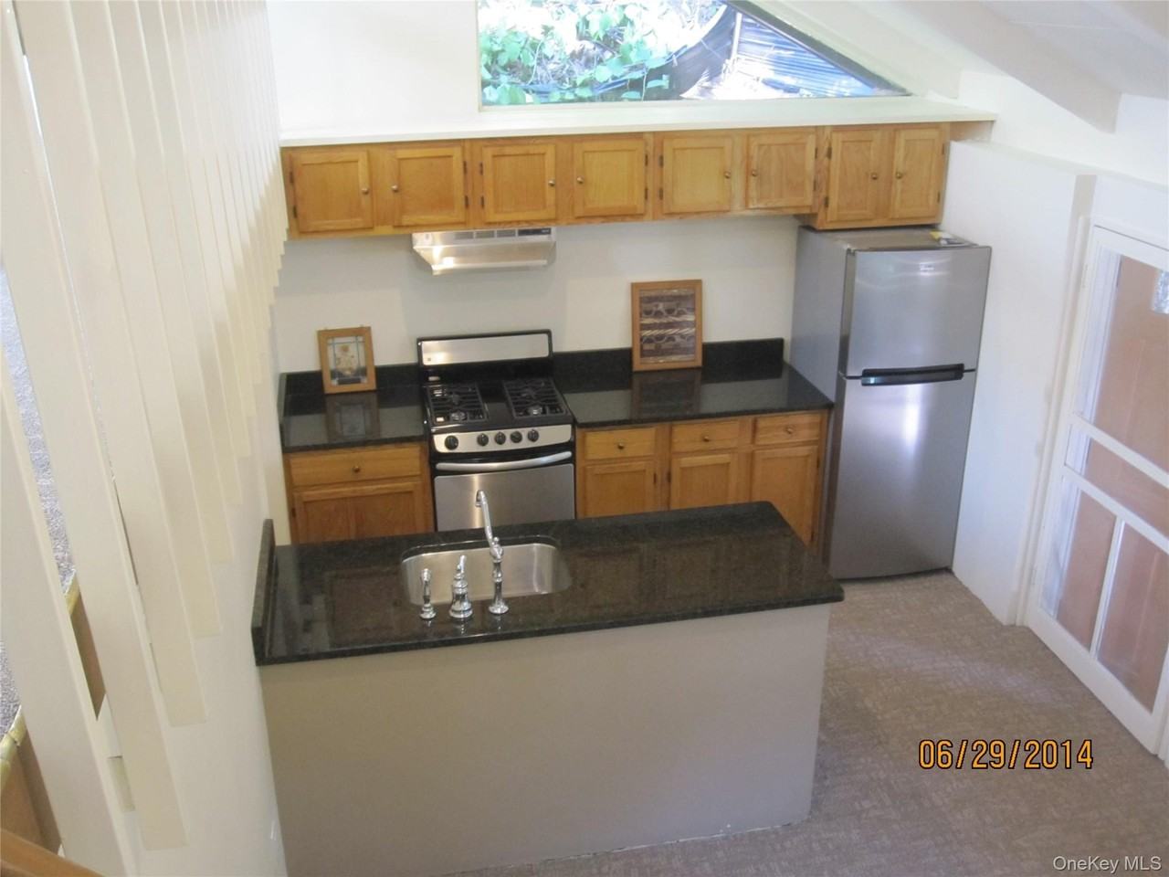 909 Route 9w S - Photo 2 of 12