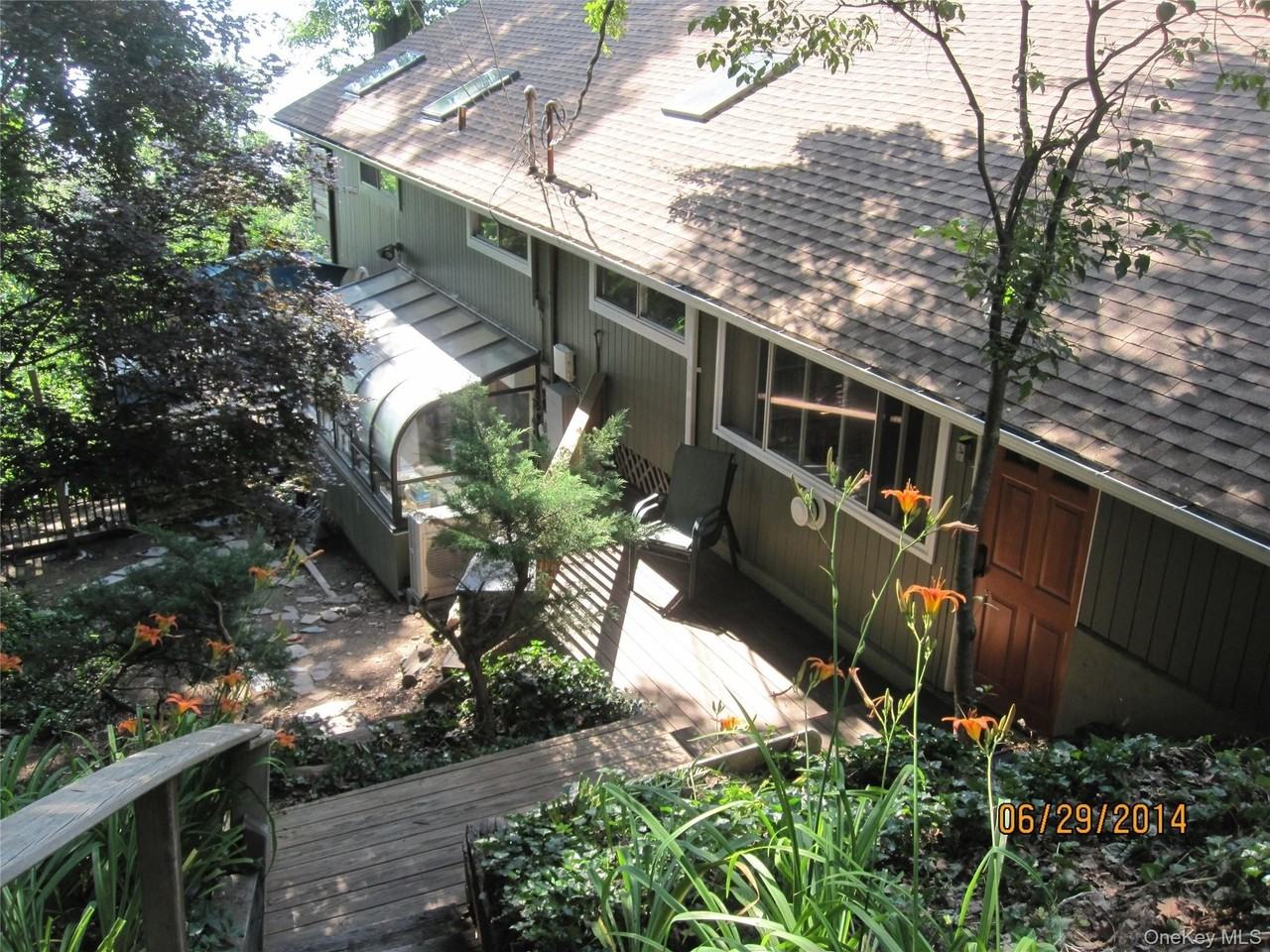 909 Route 9w S - Photo 5 of 12