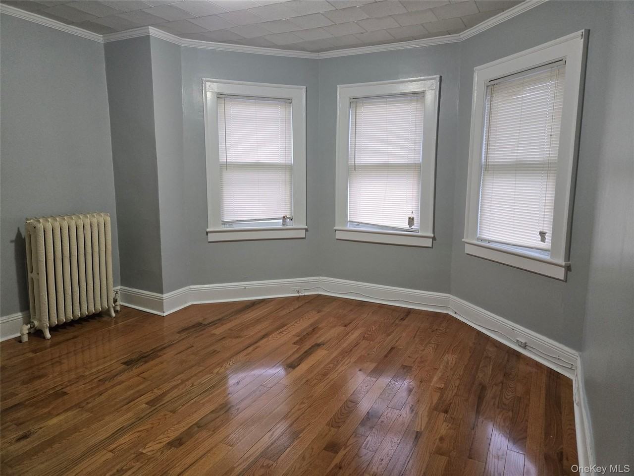 92 Wavecrest St - Photo 3 of 11