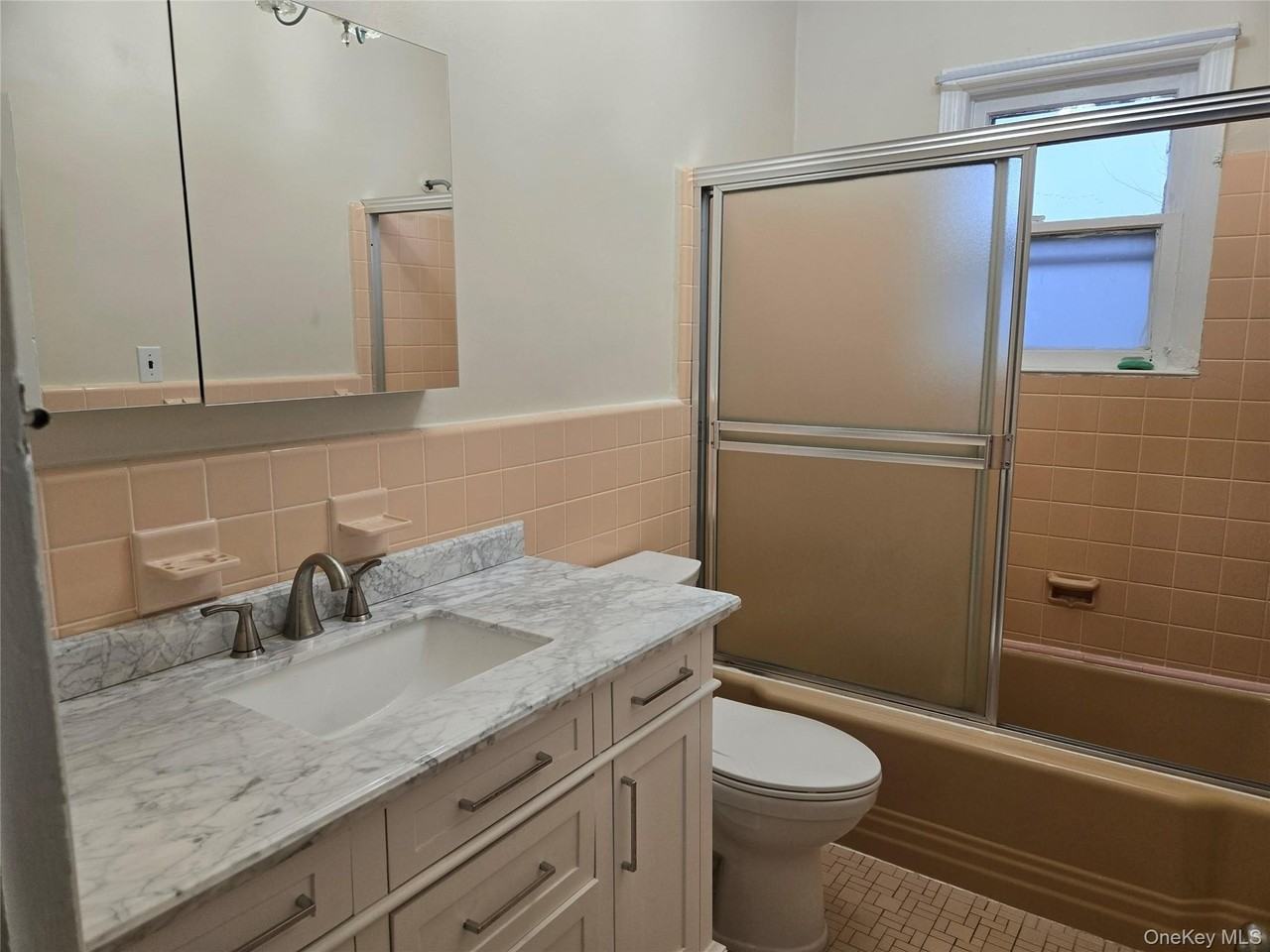 92 Wavecrest St - Photo 5 of 11