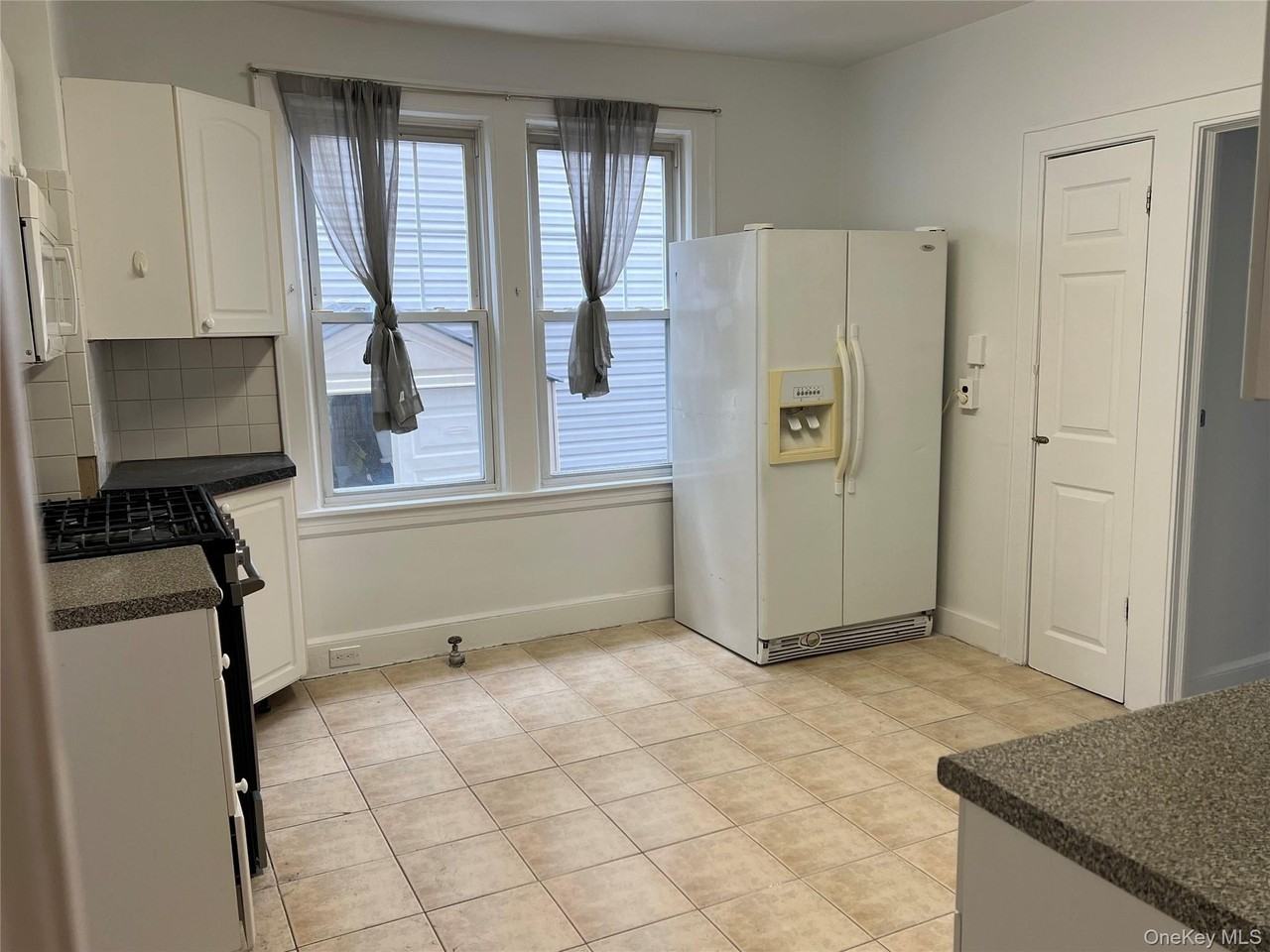 514 College Pl - Photo 2 of 13