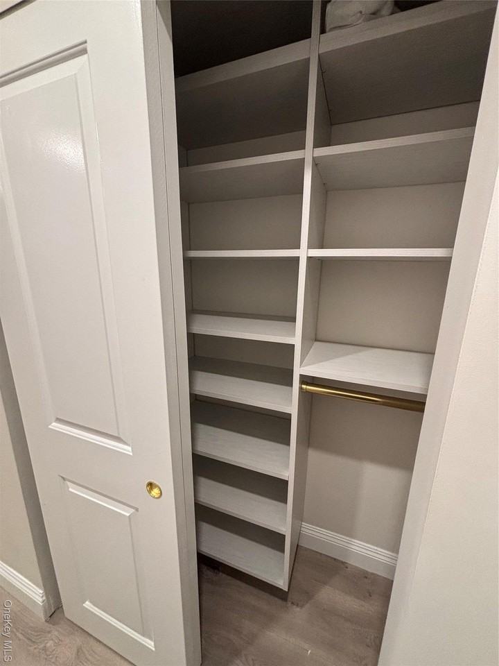 100 Cuttermill Rd Apt 1b - Photo 7 of 16