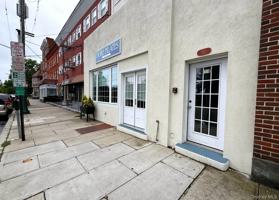 featured image of 132 W Boston Post Rd Apt 5 #Apt 5