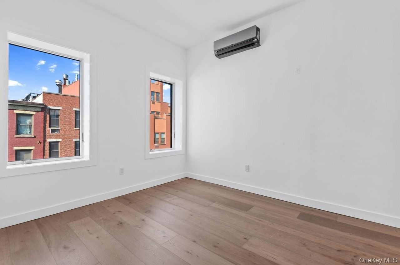 177 Smith St Apt 2 - Photo 4 of 11