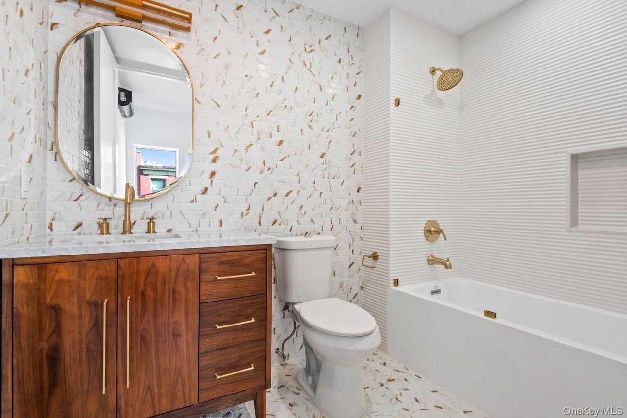 177 Smith St Apt 2 - Photo 5 of 11