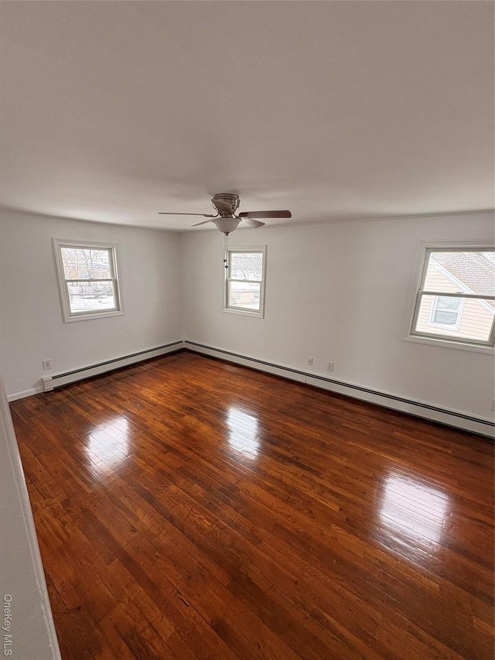 163 Nassau Ln - Photo 2 of 7