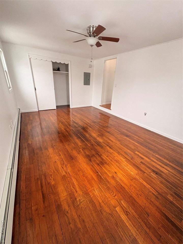 163 Nassau Ln - Photo 3 of 7