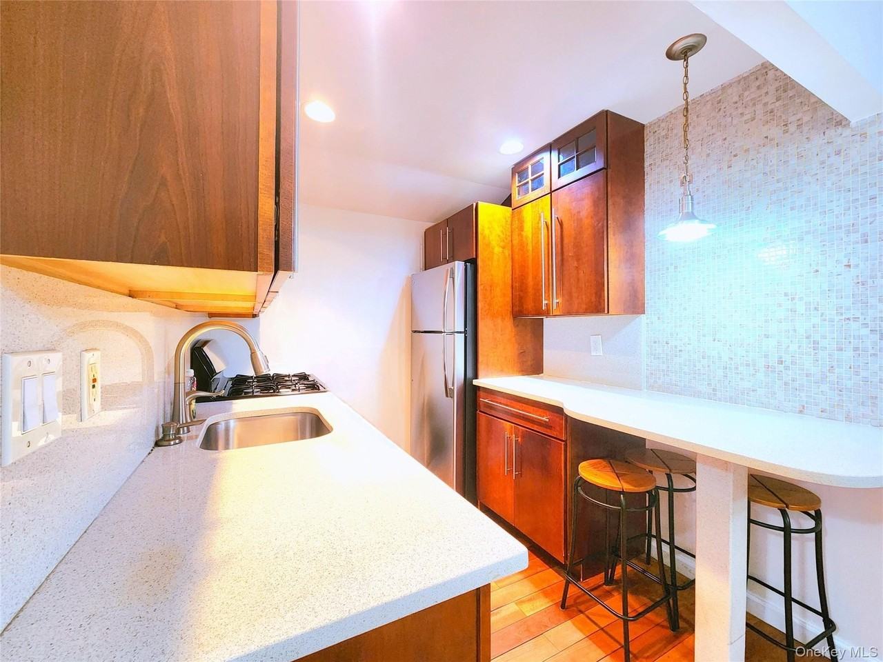 14018 33rd Ave Unit 104 - Photo 3 of 19