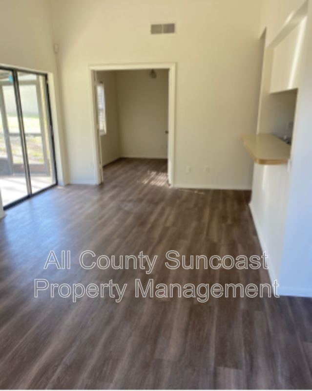 536 E Curlew Pl - Photo 4 of 9