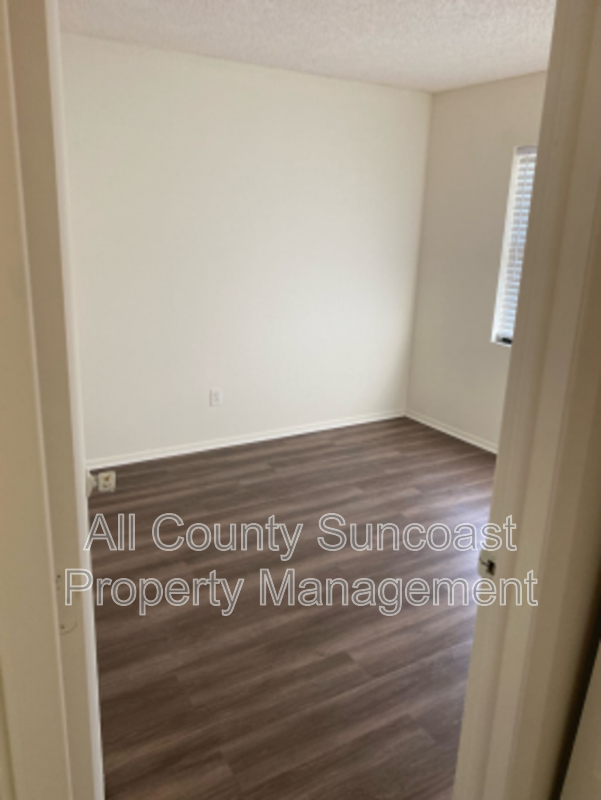 536 E Curlew Pl - Photo 7 of 9