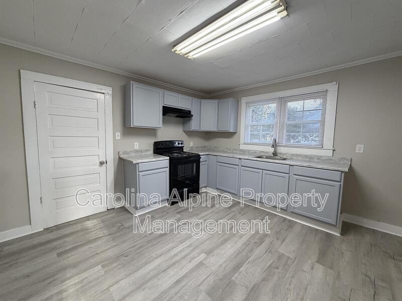 629 W Kerr St - Photo 3 of 19