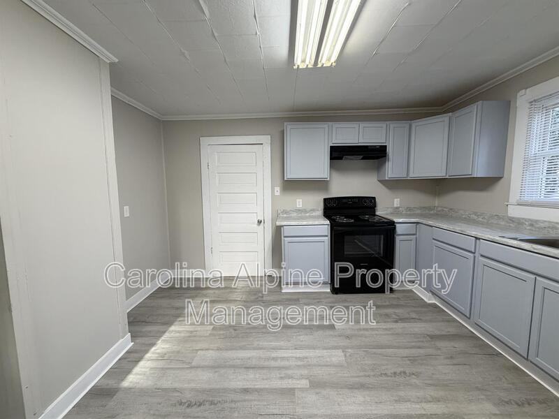 629 W Kerr St - Photo 4 of 19