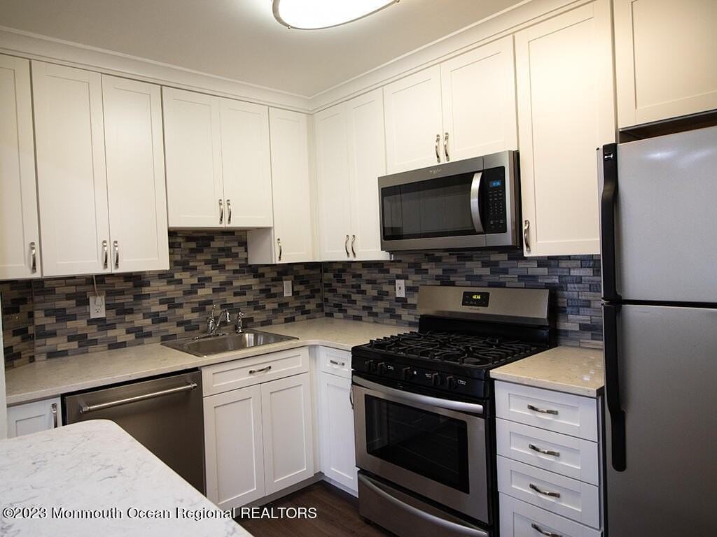 459 Magnolia Ct - Photo 6 of 22