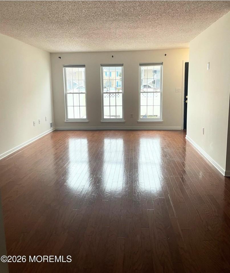 94 Secretariat Ct - Photo 2 of 14