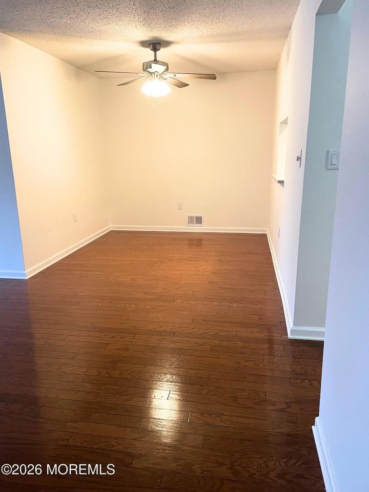 94 Secretariat Ct - Photo 3 of 14