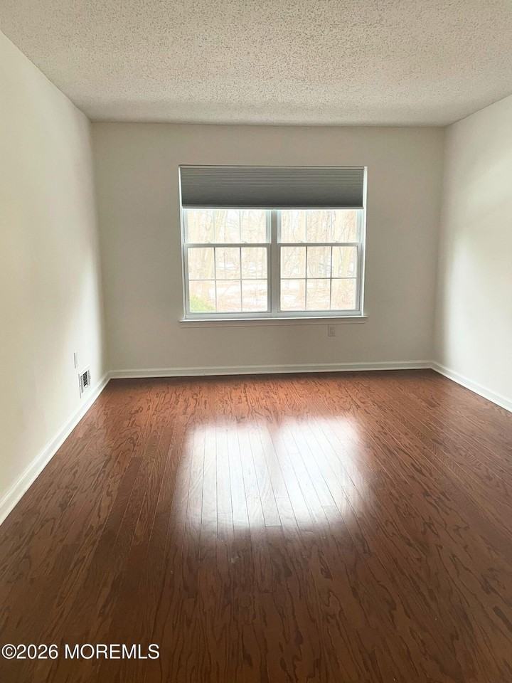 94 Secretariat Ct - Photo 7 of 14