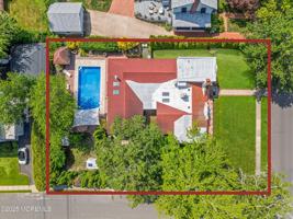 featured image of 400 Grassmere Ave