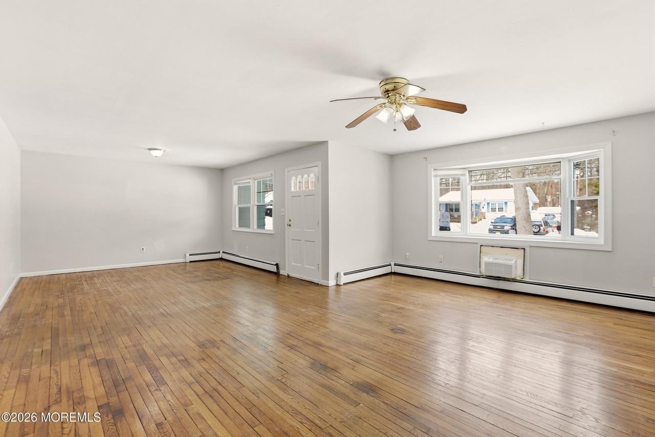 422 Shady Ln - Photo 3 of 13