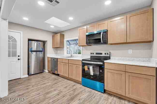 150 Farm Rd - Photo 4 of 23