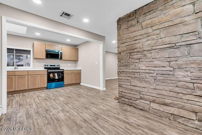 150 Farm Rd - Photo 6 of 23