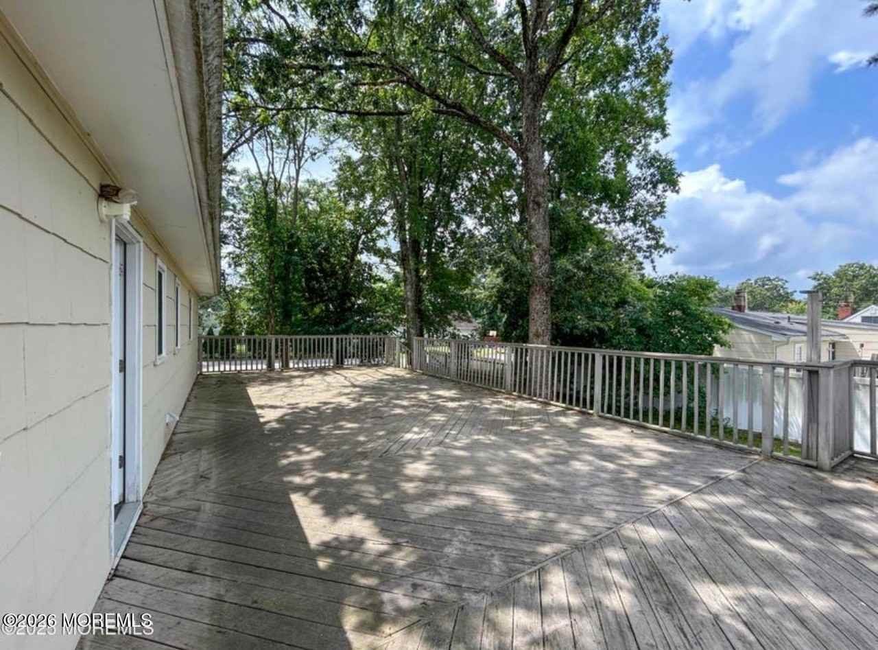 501 Bismarck St - Photo 3 of 21