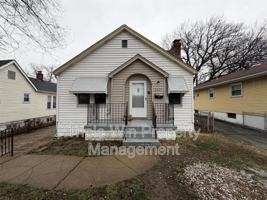 featured image of 2527 Switzer Ave