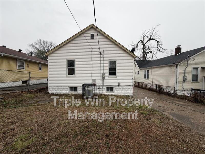 2527 Switzer Ave - Photo 6 of 26