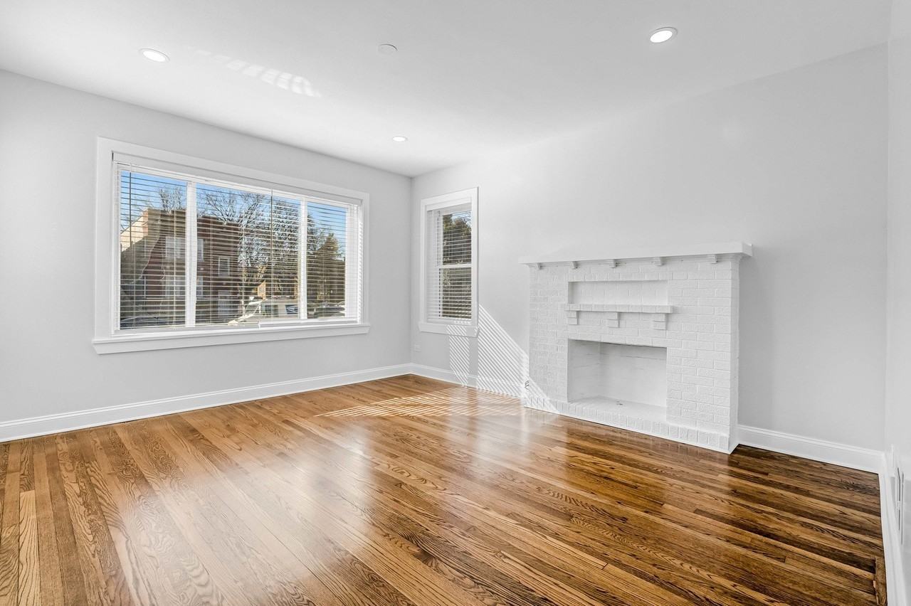 1837 N Mason Ave Unit 1 - Photo 3 of 15