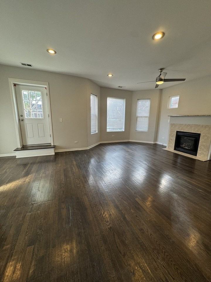 6130 S Rhodes Ave #2 - Photo 3 of 9